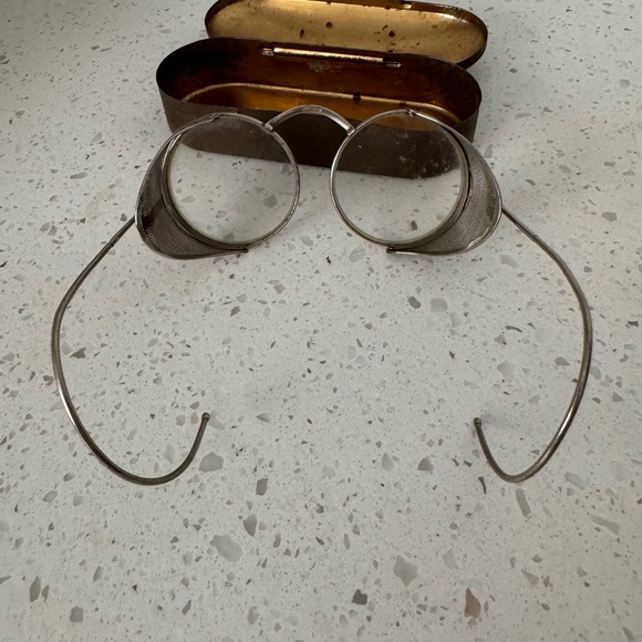 1920’s Antique Willson Goggles Safety
Glasses Spectacles Cool Vtg Steampunk case - Picture 5 of 7